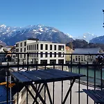 호텔 The Aarburg & Cafe 2*