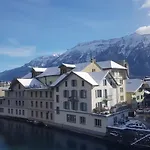 The Aarburg & Cafe 2* Unterseen