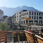 호텔 The Aarburg & Cafe