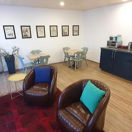 The Aarburg & Cafe Otel