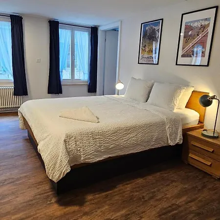 The Aarburg & Cafe Hotel
