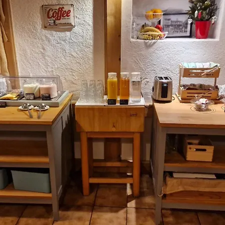 The Aarburg & Cafe Otel