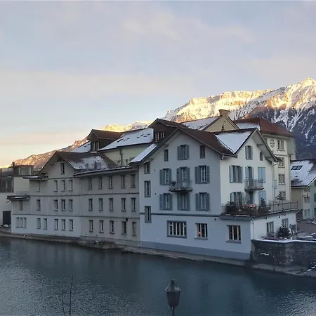 The Aarburg & Cafe 2* Interlaken