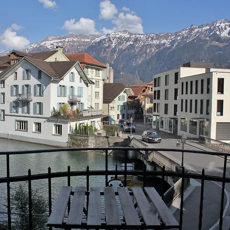 Szálloda The Aarburg & Cafe