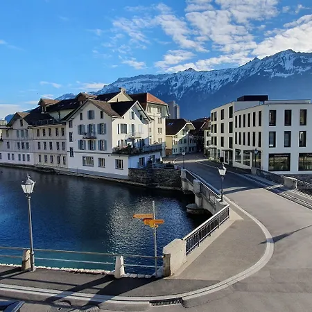 The Aarburg & Cafe 酒店