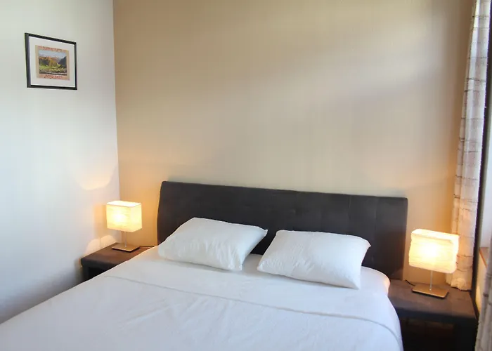 The Aarburg & Cafe 2* Unterseen