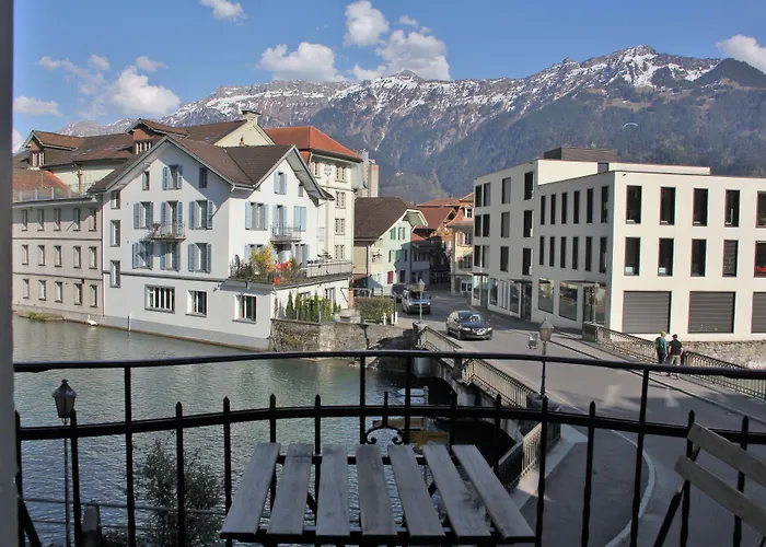 Hotel The Aarburg & Cafe