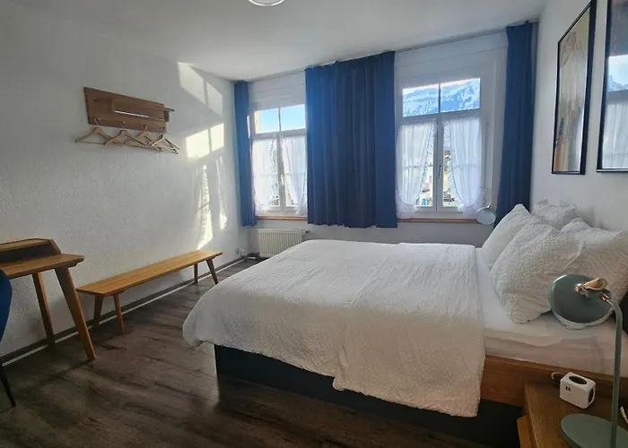 The Aarburg & Cafe Hotel