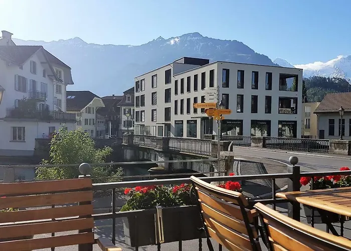 Hotel The Aarburg & Cafe