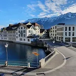 The Aarburg & Cafe 호텔 Unterseen
