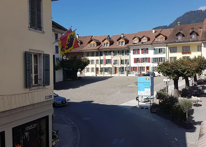 מלון The Aarburg & Cafe