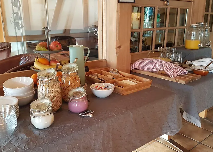 מלון The Aarburg & Cafe