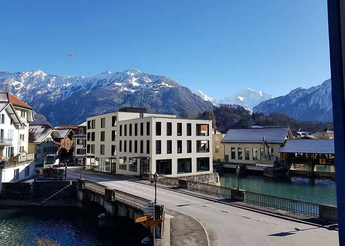 מלון The Aarburg & Cafe 2*