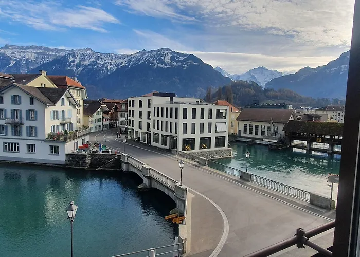 מלון The Aarburg & Cafe