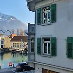 Hotel The Aarburg Hotel&café Unterseen